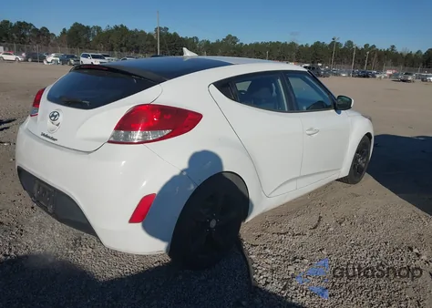 2015 Hyundai Veloster z USA, uszkodzony, nr VIN KMHTC6AD5FU228954